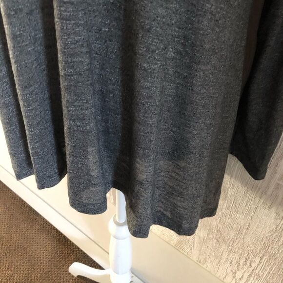 Happening in the Present Gray Hooded L/S Shirt - Picture 5 of 8